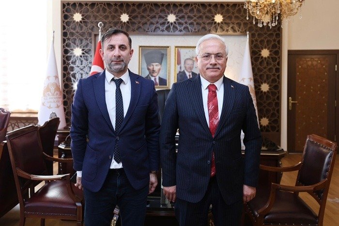 DÜNYA GENÇLİK KONSEYİ’NDEN AKSARAY VALİSİ MEHMET ALİ KUMBUZOĞLU’NA ZİYARET